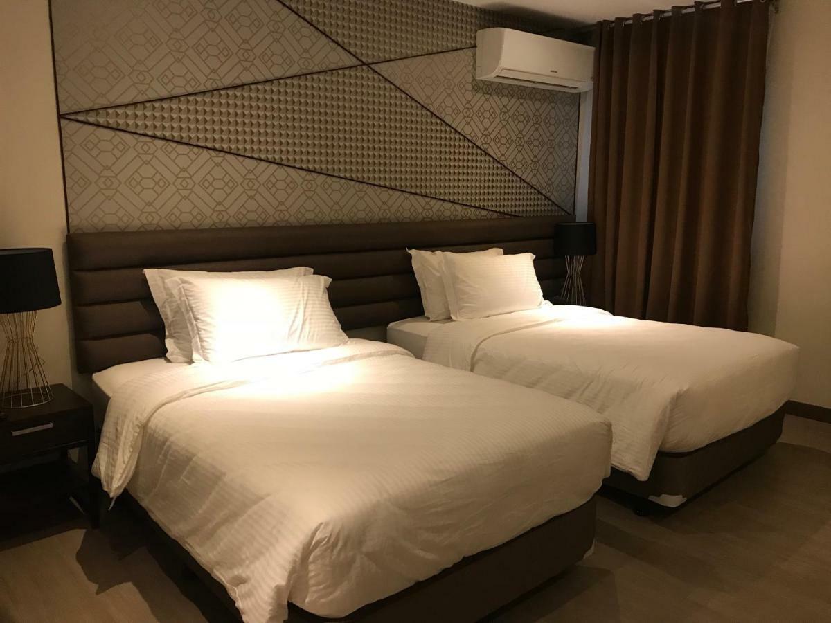 Maxx Hotel Ortigas Pasig City Экстерьер фото